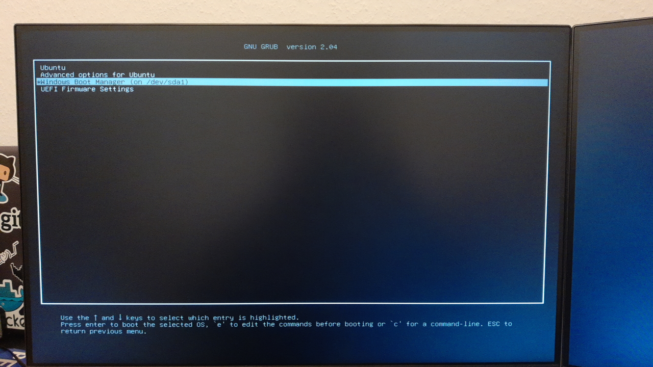 Grub_menu_screen_with_Windows10_as_default_option_Peshmerge_io.jpg